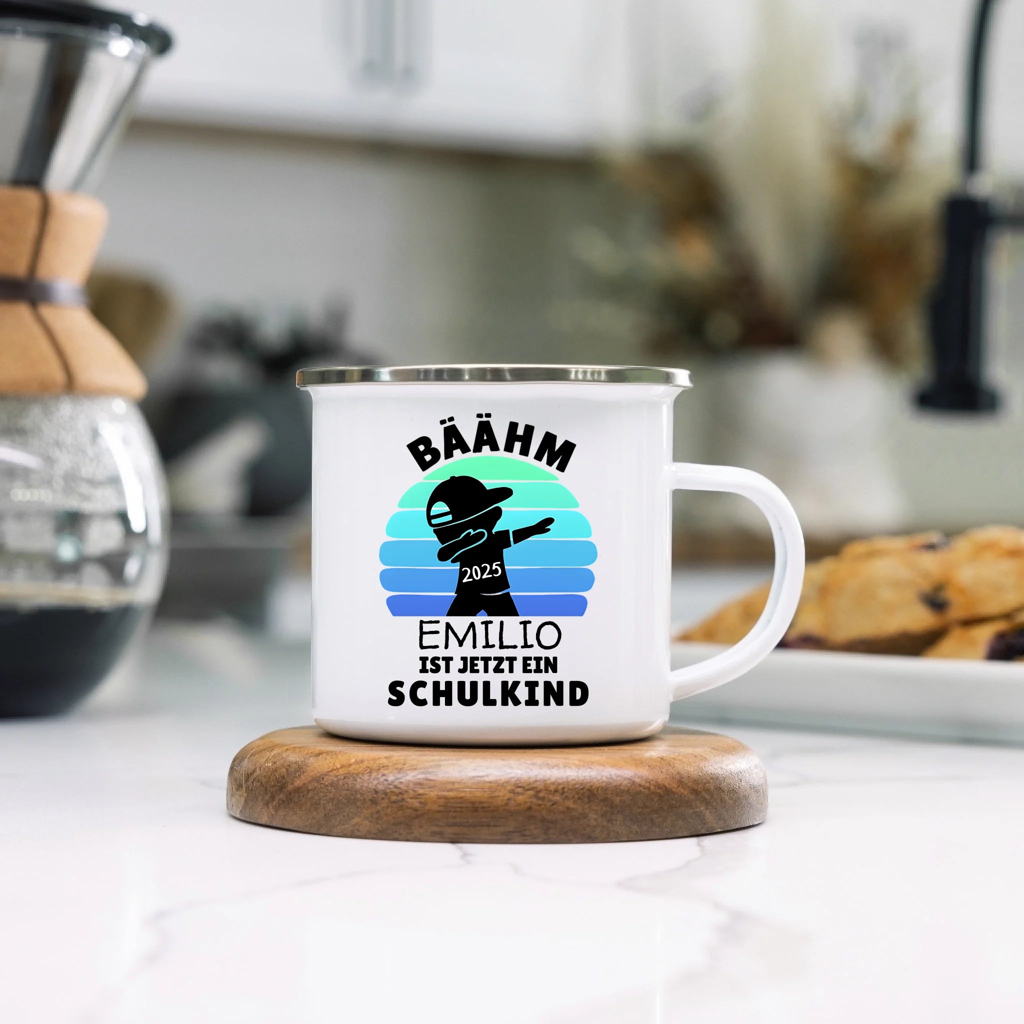 Bäähm Schulkind 2025 Tasse Personalisiert, Kleines Geschenk Einschulung Schulstart Schuleinführung mit Name & Jahr für Erstklässler - Emaille Tasse
